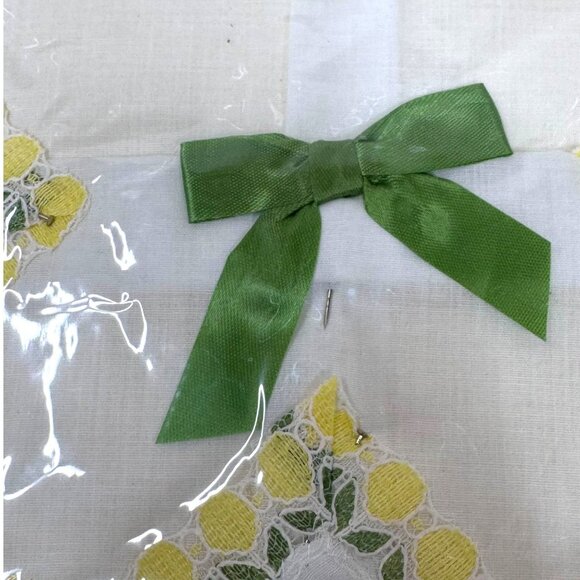 Vintage Embroidered Handkerchief Lemon Yellow Flowers Floral Cutwork Elegant - Picture 2 of 3